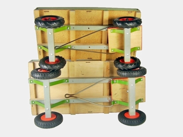 4d kleiner und grosser Anhaenger von unten