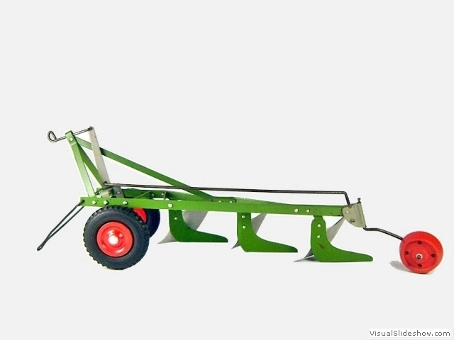 7b grosser Pflug 3 Schar 1956