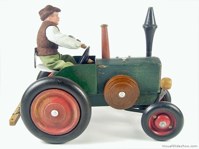 1d Bergers erster Bulldog mit vorderen Metallfelgen und hinteren Holzfelgen