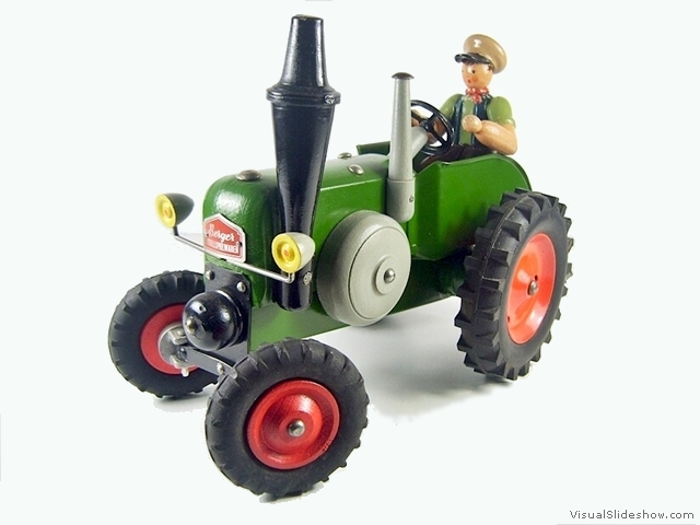 4a neuer unbespielter Bulldog samt Fahrer stand bei Berger im Buero