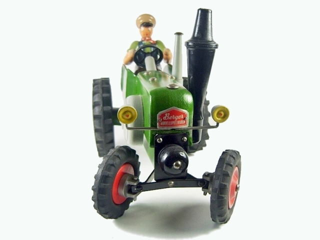 4d neuer unbespielter Bulldog samt Fahrer stand bei Berger im Buero