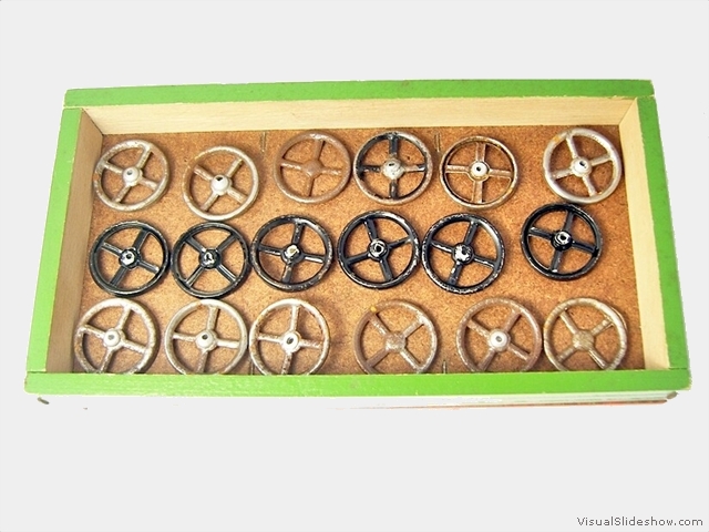 1c lackierte und unlackierte Lenkraeder