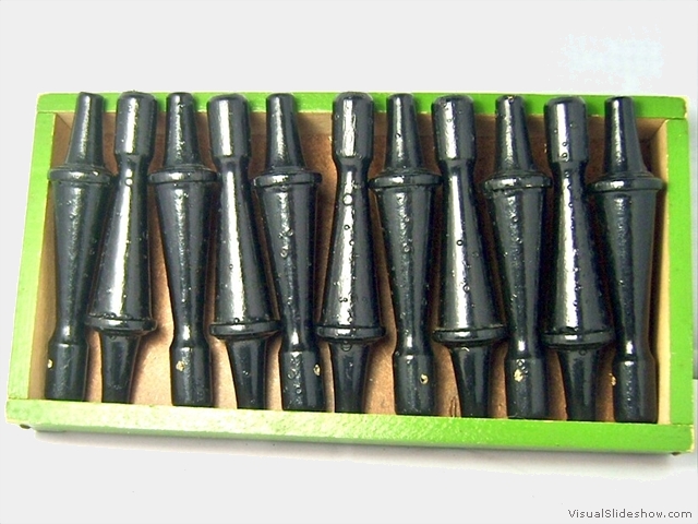 2a endlackierte Auspuffrohre fuer den grossen Bulldog