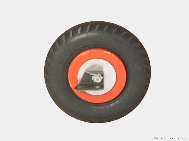 4i Vorderrad mit Holzfelge fuer den grossen Bulldog mit Achsschenkel