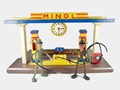 3d MINOL Tankstelle und zwei Biegefiguren als Tankwart